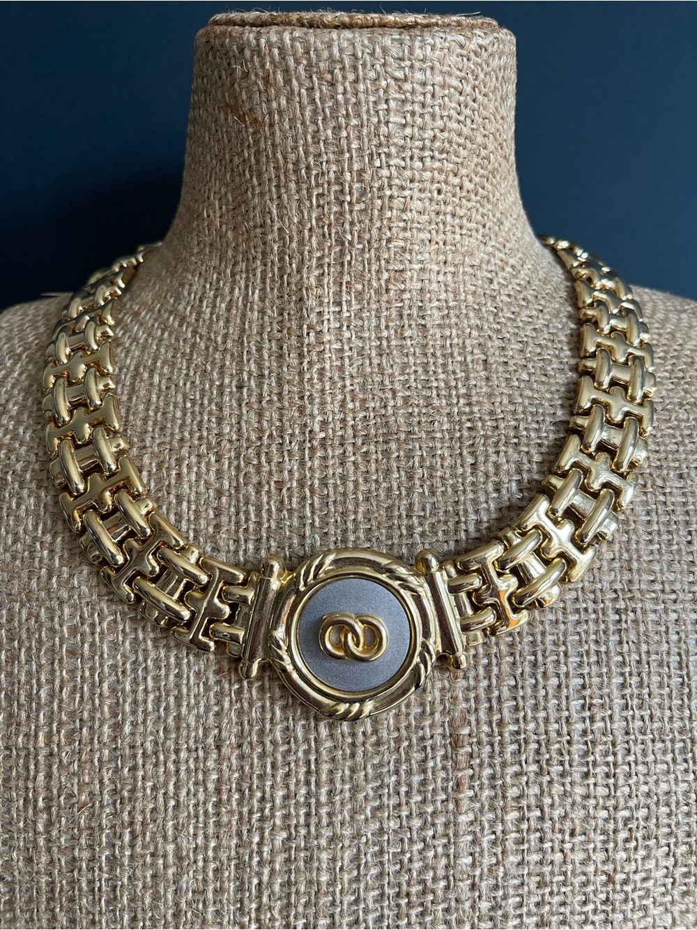 Vintage-Inspired Gold Chain Collar Necklace with Interlocking Emblem